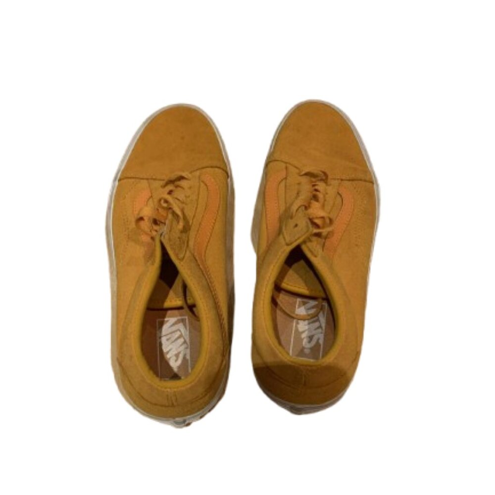 SHOES - Picture 2 of 2